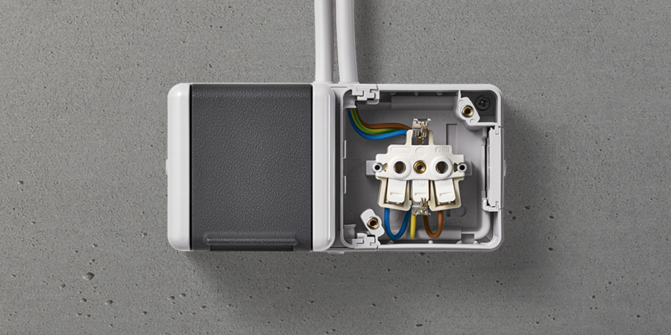 Doppelsteckdose mit Trennsteg bei Elektro Roth in Marktheidenfeld